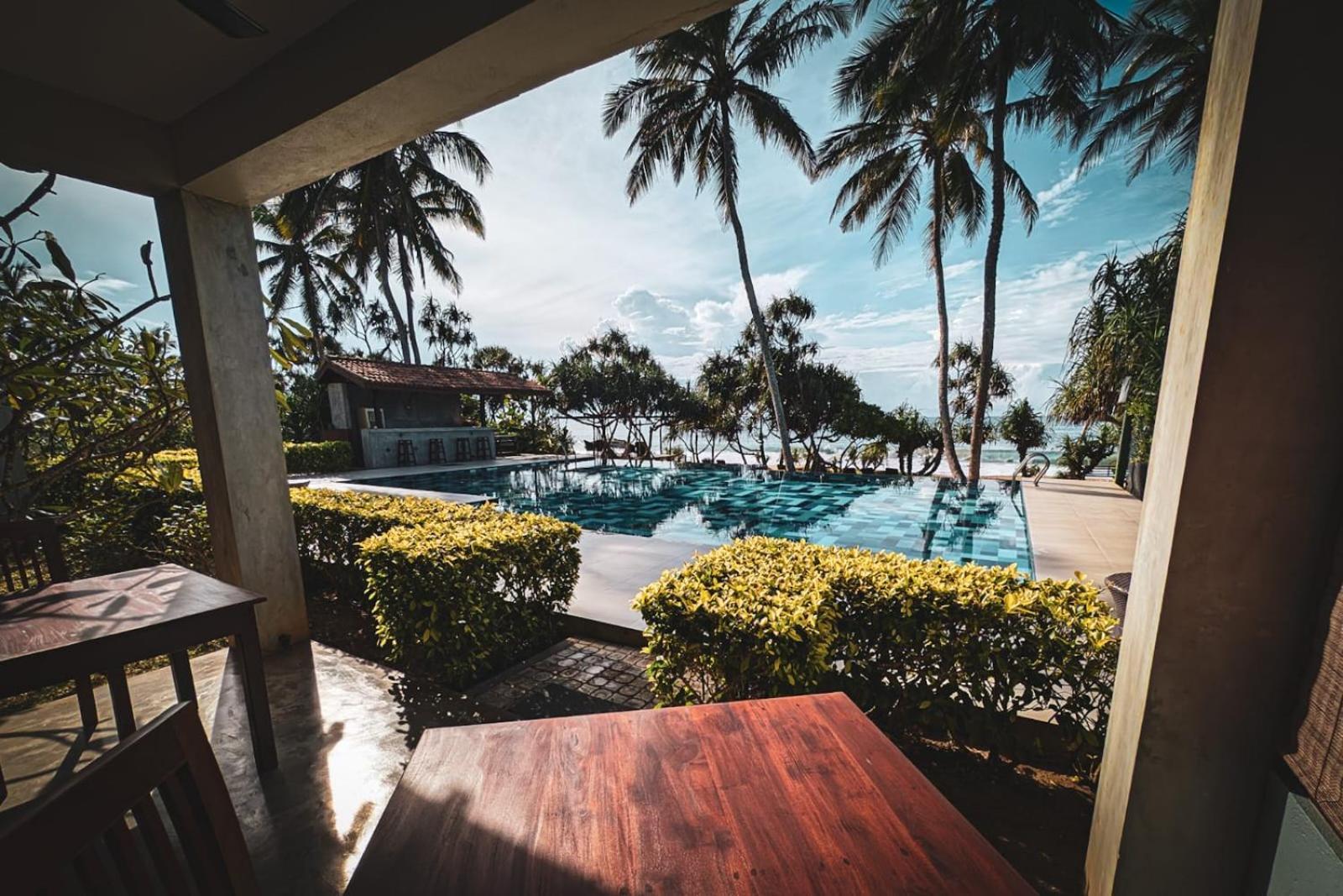 Ananya Beach Resort Tangalle Extérieur photo